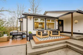 Newly Listed! Rare Modern Luxury in Milton - Image 4