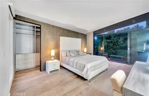 Modern 3 Bed 4 Baths Masterpiece - Image 5
