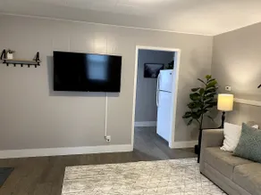 Modern, centrally located cottage - Image 2