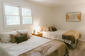 \"Morning View 4” Cozy Modern Stay - College/Hiking - Image 4