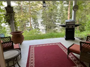 Kootenay Lake Hideaway w/ Hot Tub - Image 2