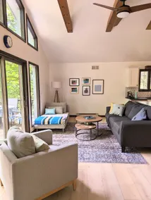 Relaxing Lake House w/ Amenities - Image 4