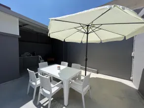 Modern Stylist House for Friends - Image 4