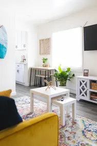 6 Minutes from Pier/ Laundry in unit/ Free Parking - Image 5