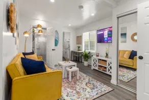 6 Minutes from Pier/ Laundry in unit/ Free Parking - Image 2