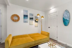 6 Minutes from Pier/ Laundry in unit/ Free Parking - Image 4