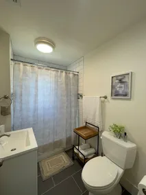Private 2 Bedroom Minute House - Image 5