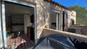 Beautiful 2 bedrooms, quiet, near coves - Image 3