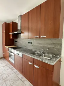 Apartment in charming villa 10 min from airport - Image 5