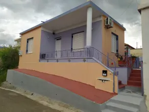 Traditional detached house with yard in Kalamata - Image 3