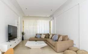 Nayla’s Central 2 Bedroom Apartment Nearby Beach - Image 3