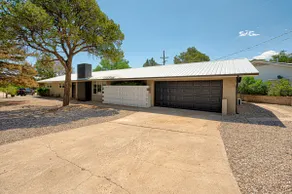 High Desert Home w/ SW Flare - Image 2