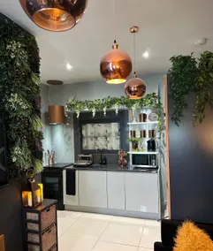 City apartment with cinema and parking (sleeps 4) - Image 3