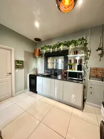 2 bed City apartment with cinema & parking sleeps4 - Image 5