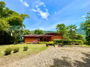 Colonial House 10 min from Villeta - Volleyball Pool - Image 3