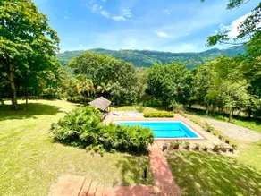 Colonial House 10 min from Villeta - Volleyball Pool - Image 4