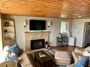 Cozy Beach Front Cabin w/ Views - Image 2