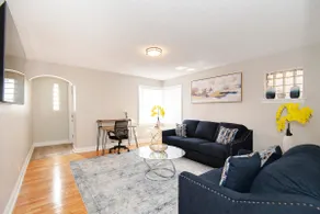 Central Charm | 1-BR + Free Parking - Image 2