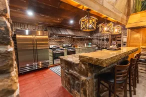 Bearshield Lodge - Image 2