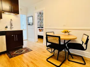 Colorful & Peaceful Boho-Chic Unit in Logan Square - Image 4