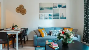 NEW Renovated Central Chic-Retreat Aprt w/ Balcony - Image 2