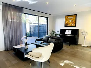 Holiday home near Chadstone with wifi - Image 5