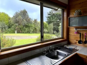 Clifton Beach Lodge: 5 Rivernook - studio - Image 5