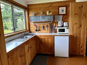 Clifton Beach Lodge: 5 Rivernook - studio - Image 4