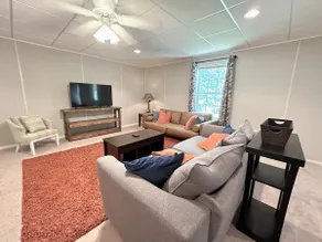Roomy Basement Apt w/Bar/Billiards/near DT Buford - Image 3