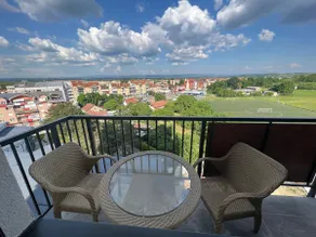 apartment with a beautiful view - Image 5