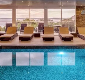Porthminster View Luxury Sea Views Balcony, Parking, Pool, Spa & Gym - Image 2