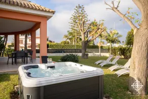 Villa Seaside - Beach Retreat with jacuzzi - Image 3