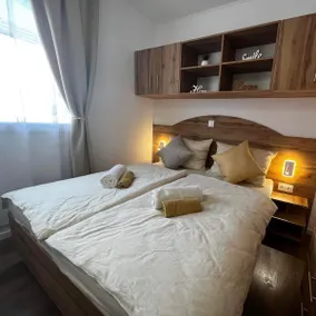 Rose Diamond Villa - cosy, large, family mobile home, free wifi and parking - Image 2