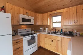 Peaceful & Cozy Cabin in Private Forbes Park - Image 4