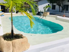 Al Mare Hostel-Atalaia-Swimming pool - Image 2