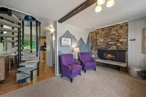 Great location! Historic condo. Mountain Views - Image 5