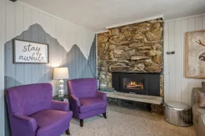 Great location! Historic condo. Mountain Views - Image 4