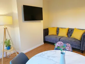 Beautiful Home, BHX Airport, NEC, King Size Beds ! - Image 2