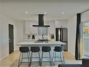 Affordable Stay—2-bedrooms/King Beds/washer/dryer - Image 3