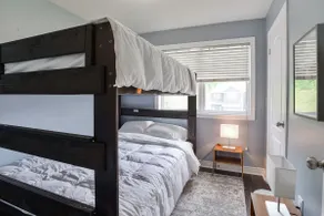 Orillia TwnHse Oasis w King Bed - Image 4