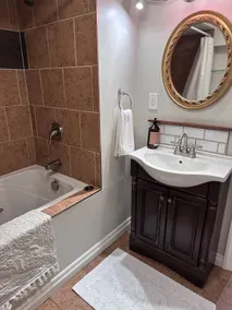 Cozy 2 bedroom Main Street suite - Image 3