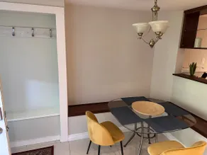 Cozy 2 bedroom Main Street suite - Image 4
