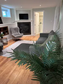 Cozy 2 bedroom Main Street suite - Image 2