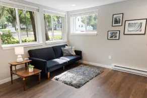 Mid Century King Suite, Close to Everything - Image 5