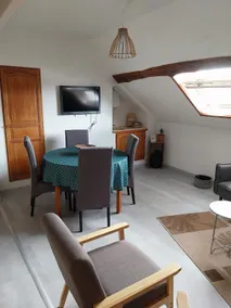 3 bedroom apartment, with all amenities. - Image 2