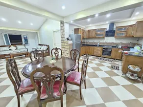 Large with a large terrace F5 - Image 3