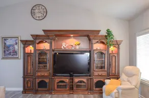 Your HOME Away from Home - In the HEART of Cali - Image 4