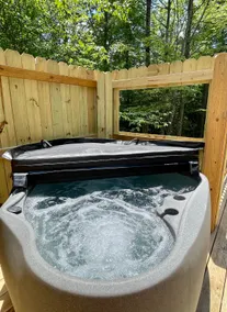 Unique Luxury Cabin w/ King Bed/Hot Tub in RRG! - Image 2