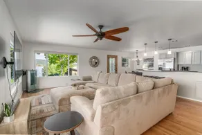 Lakefront Paradise - Image 3