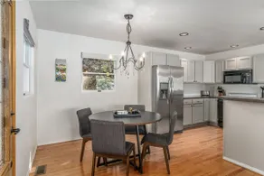 Lakefront Paradise - Image 4